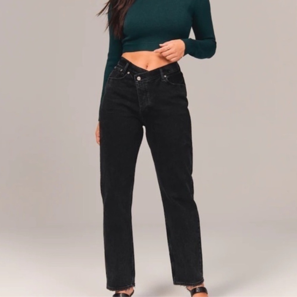 Abercrombie & Fitch Women's Black Straight Leg Jeans - The Dad High Rise